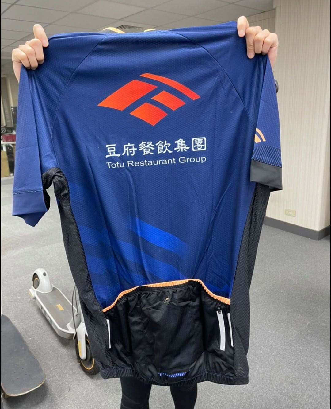 台灣豆府餐飲集團企業單車衫 4